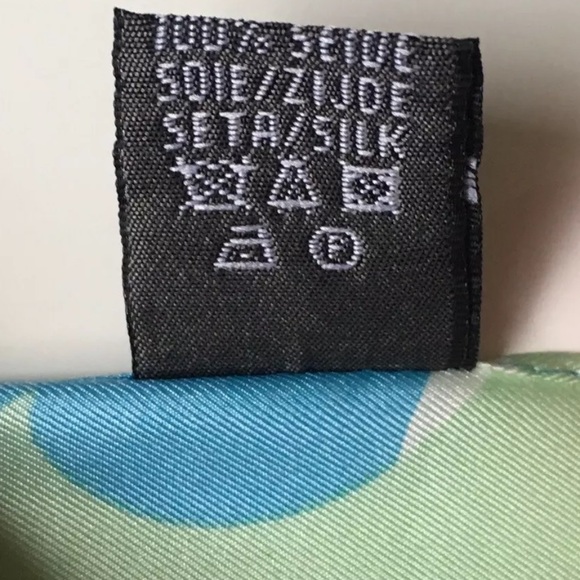 FREY WILLE SILK SCARF NWT, NIB Original Packaging, Square, 19” by 19” in… - Picture 11 of 11